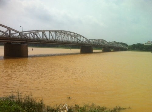 Centro de Vietnam acelera prevención antes de la llegada del nuevo huracán