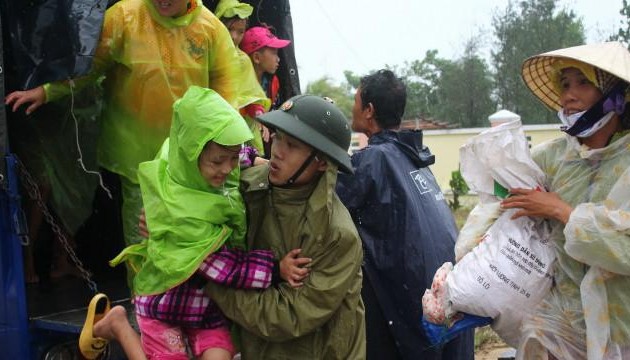 Al menos 13 vietnamitas mueren por supertifón Haiyan