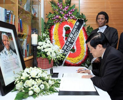 Vietnam rinde homenaje a Nelson Mandela