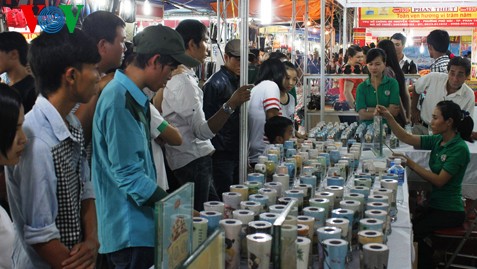 Inaugurada la Feria- Exposición de Comercio de Dong Nam Bo en saludo a grandes efemérides