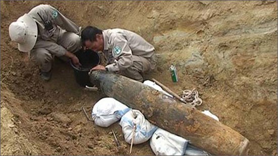 Vietnam se empeña en superar las secuelas de bombas y minas 