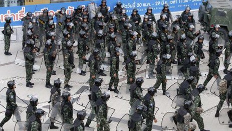 Junta Militar tailandesa moviliza soldados para repeler manifestaciones en Bangkok