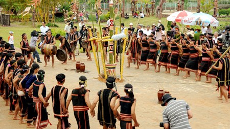 Organización comunitaria y reglas de los M´Nong