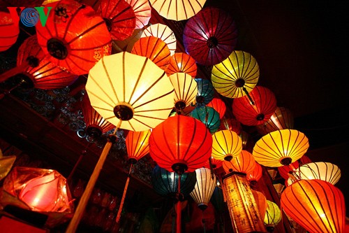 Belleza mágica de faroles tradicionales en Hoi An