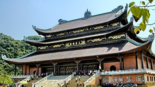 Conjunto de pagodas Bai Dinh-sitio de turismo espiritual de Ninh Binh 