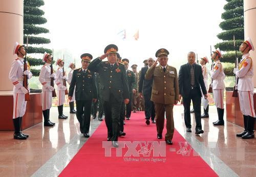 En Vietnam ministro de las Fuerzas Armadas Revolucionarias de Cuba