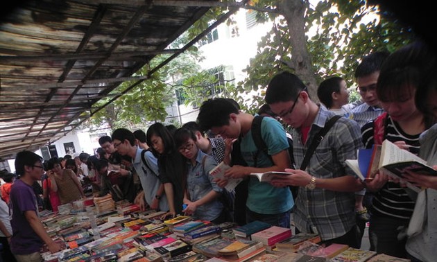 Asamblea de Libros Usados despierta el amor por la lectura 