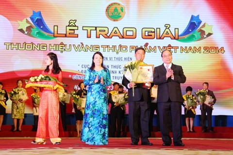 Otorgan premio “Marca de Oro de alimentarios vietnamitas 2014”