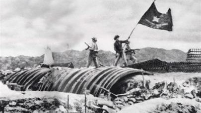 Hace 61 años ondeó en Dien Bien Phu la bandera Decididos a combatir y vencer 