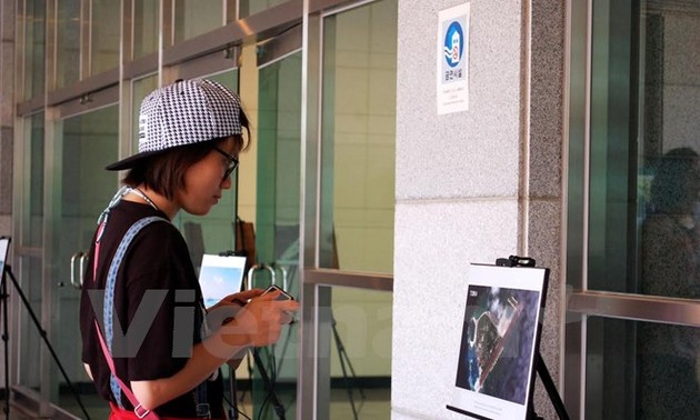 Exposición en Corea del Sur contra actividades ilegales de China en Mar Oriental