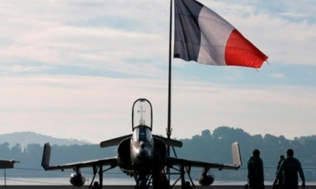 Francia intensificará ataques contra el Estado Islámico en Siria e Irak