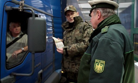 Unión Europea revisa acuerdo de Schengen para hacer controles sistemáticos en frontera