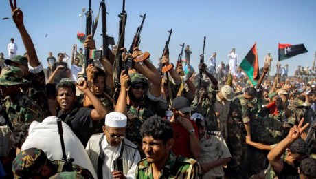 Países vecinos se reúnen en busca de salida a la crisis política en Libia