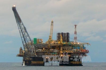 Precio de crudo sigue descendiendo 