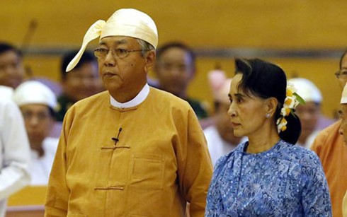 Presidente electo de Myanmar asume el poder