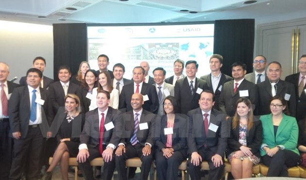 Vietnam participa en conferencia del APEC sobre el transporte en México