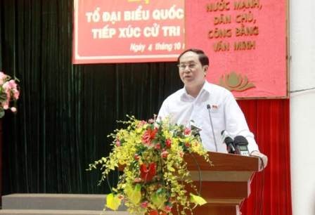 Presidente Tran Dai Quang contacta con votantes en Ciudad Ho Chi Minh 