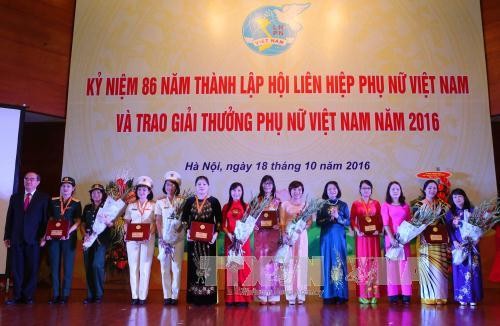 Honran a las mujeres vietnamitas más destacadas de 2016