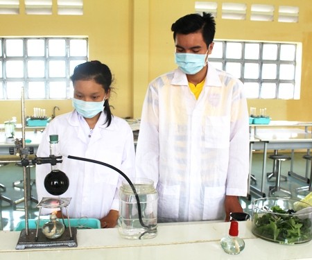 Colegio de An Lac Thon estimula pasión por las ciencias en sus alumnos