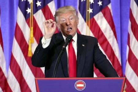 Realiza Donald Trump primera rueda de prensa oficial  