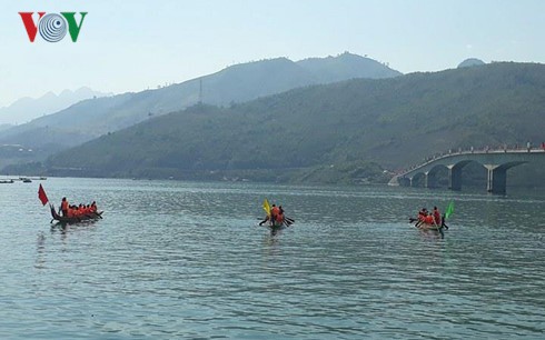 Inauguran tradicional regata de barcos en provincia vietnamita de Son La