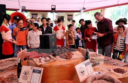 Vietnam participa en la mayor feria de té y café de Asia