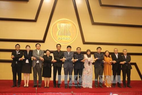 Vietnam promueve iniciativa de Integración de la Asean