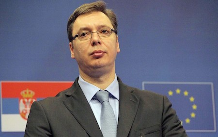 Primer ministro Vucic gana elecciones presidenciales en Serbia