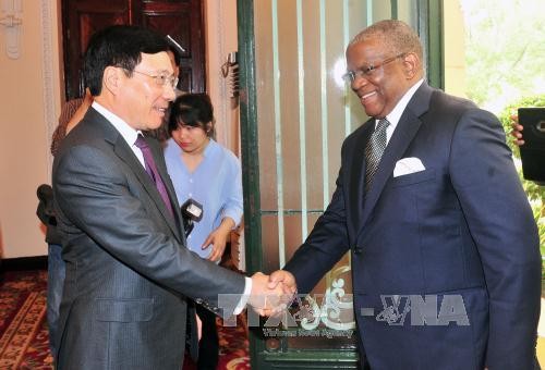 Dirigentes vietnamitas se reúnen con ministro de Relaciones Exteriores de Angola