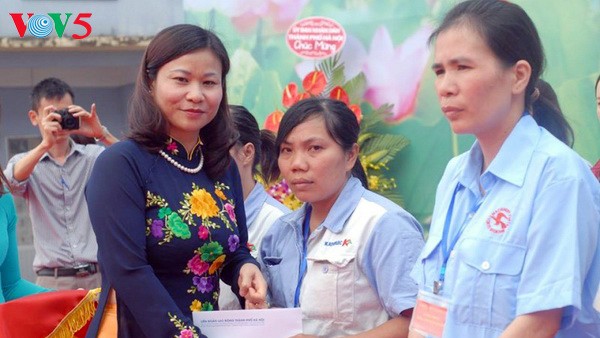 Vietnam aprecia papel de trabajadores en nueva etapa de desarrollo