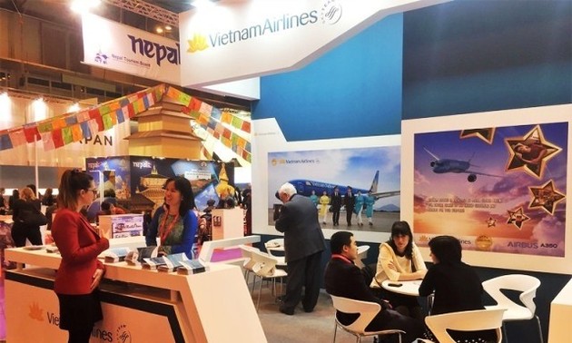 Difunden servicios de Vietnam Airlines en Feria Internacional de Turismo en España