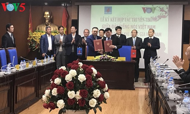 Radio Nacional y PetroVietnam concretan cooperación comunicativa