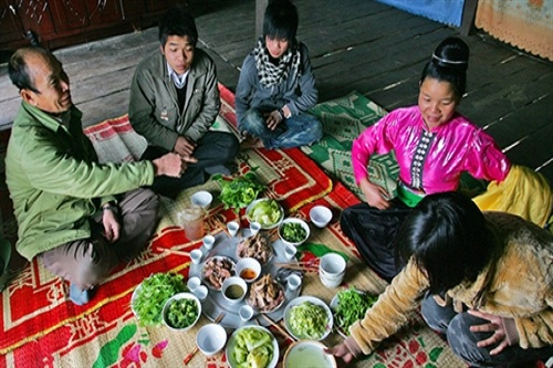 La ancestral invocación a los muertos en las comidas de los Thai 