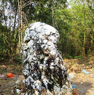 El culto a la deidad de la Piedra Sagrada de los Ha Nhi 