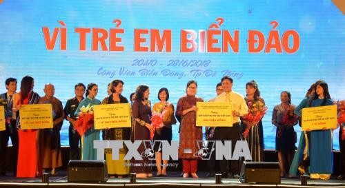 Destacan el significado del programa de asistencia a los niños vietnamitas en islas