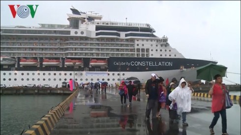 Provincia centrovietnamita recibe crucero de lujo con 2000 viajeros internacionales