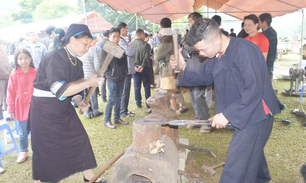 La tradicional herrería del grupo étnico Nung An en  Cao Bang