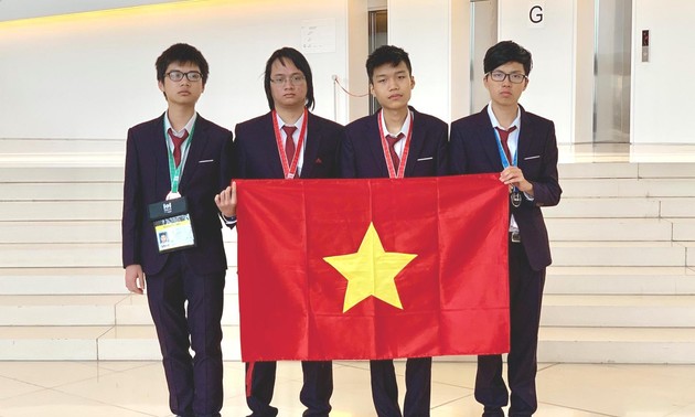 Estudiantes vietnamitas consiguen dos oros en Olimpiada Internacional de Informática