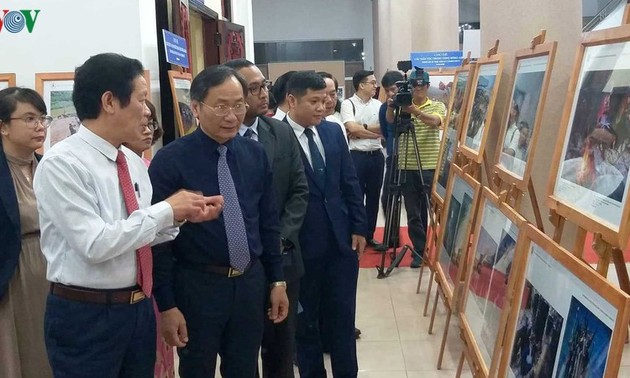 Celebran exposición sobre nacionalidades de la Asean en Nha Trang