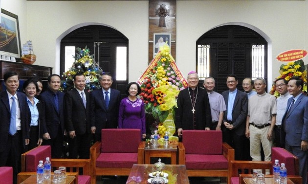 Felicitan a religiosos y creyentes en vísperas de la Navidad 2019