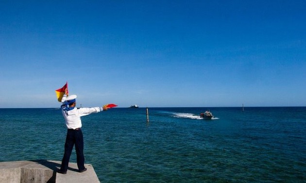 Composiciones emotivas sobre el mar y las islas de Vietnam 