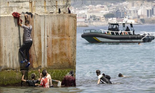 Al menos 39 migrantes murieron en una lancha cerca de territorio español