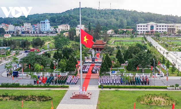 La bandera de Vietnam en la isla de Co To