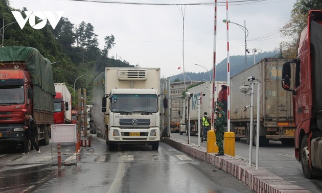 Facilitan comercio transfronterizo con aplicación de puerta limítrofe inteligente 