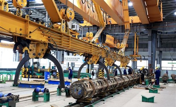 Inversión extranjera directa a Vietnam aumenta casi 15% en 10 meses