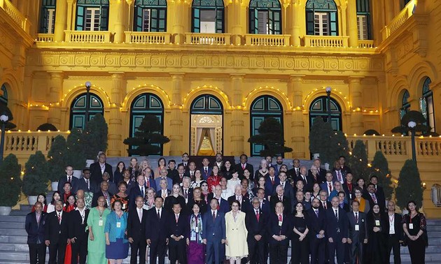 Presidente vietnamita recibe a delegación del Movimiento Internacional de la Cruz Roja y de la Media Luna Roja