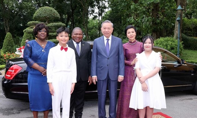 Líder vietnamita preside ceremonia de bienvenida a presidente de Mozambique