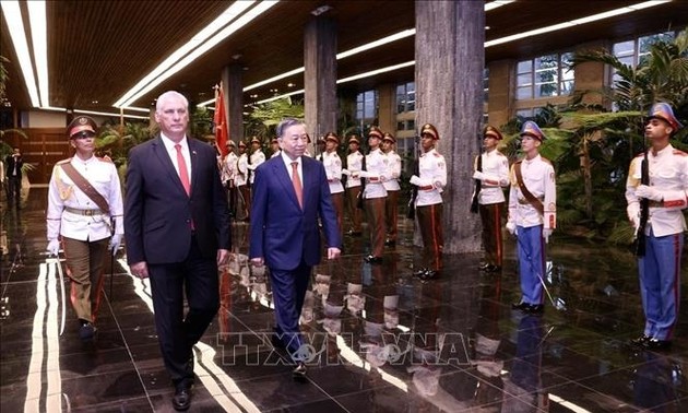 Ceremonia de bienvenida oficial al dirigente vietnamita se efectuó en La Habana 