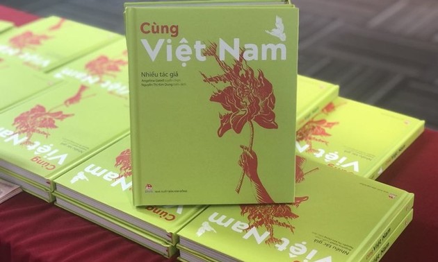 “Con Vietnam”, el libro que conecta almas españolas y vietnamitas a través de la poesía