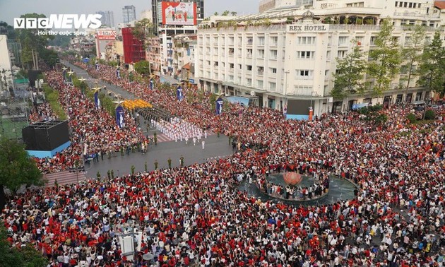 Todo el pueblo vietnamita se dirige a la conmemoración de la reunificación nacional
